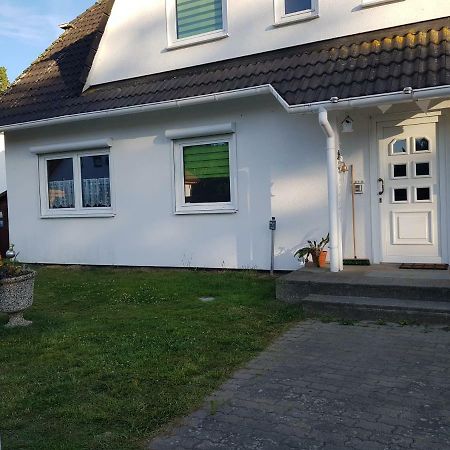 Ferienwohnung Am Teich Lutow Екстериор снимка