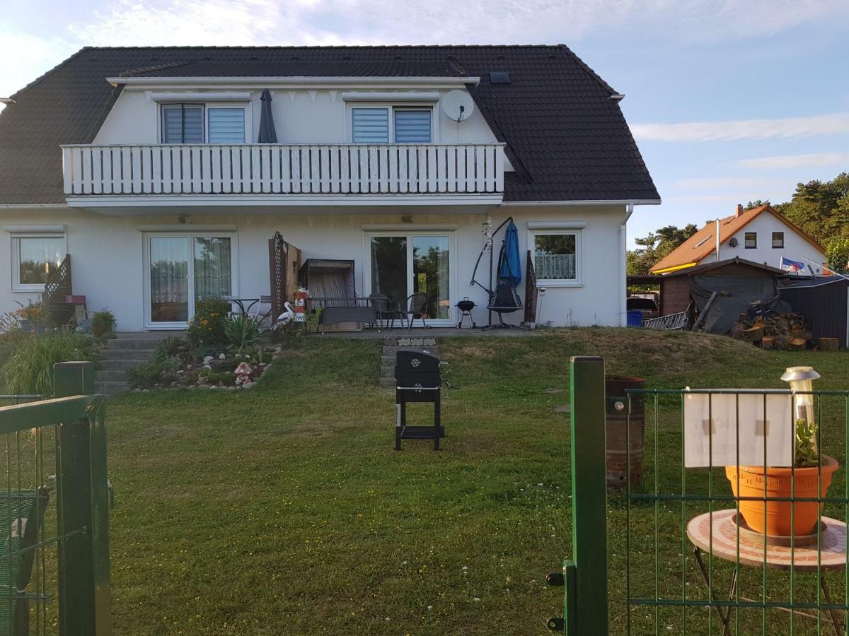 Ferienwohnung Am Teich Lutow Екстериор снимка